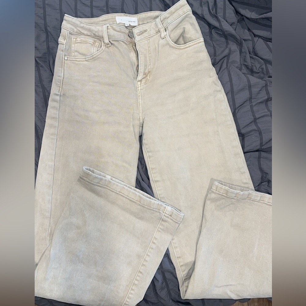 Cream Straight Leg Jeans with Classic Denim Weave
